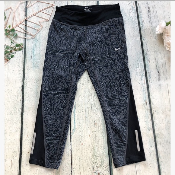 Nike XS leopard print leggings capris active black gray reflective Dri-fit women - Picture 2 of 9
